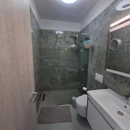 Sea View Apartment, Olea *
