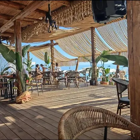Sea View Apartment, Olea *