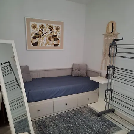 Sea View Apartment, Olea *