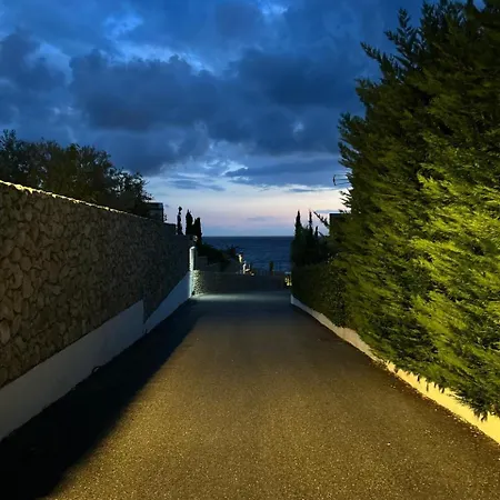 Sea View Apartment, Olea Dhermi